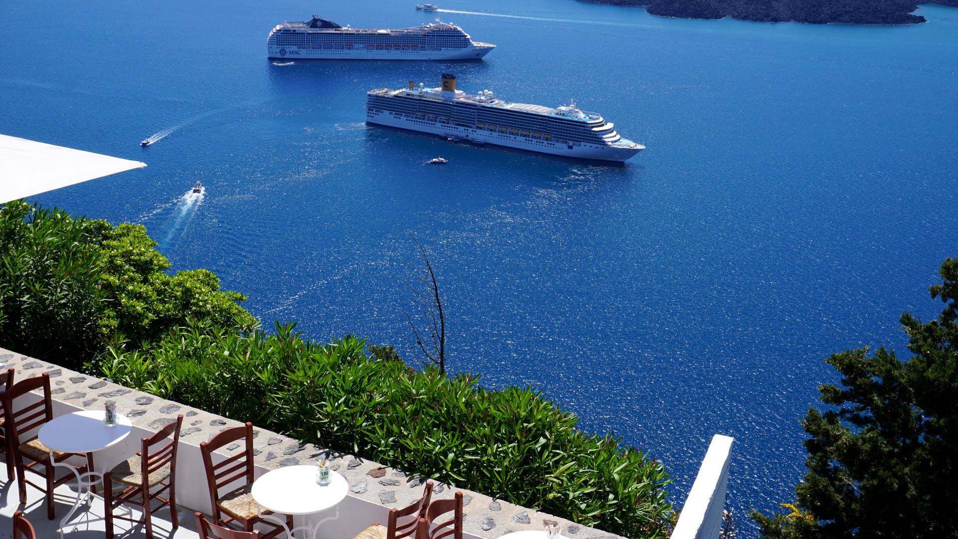 Firostefani terras aan de krater